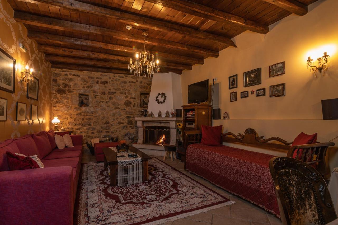 Proselinos Hotell Dimitsana Exteriör bild
